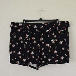 NWOT Black Floral Torrid Shorts Size 24